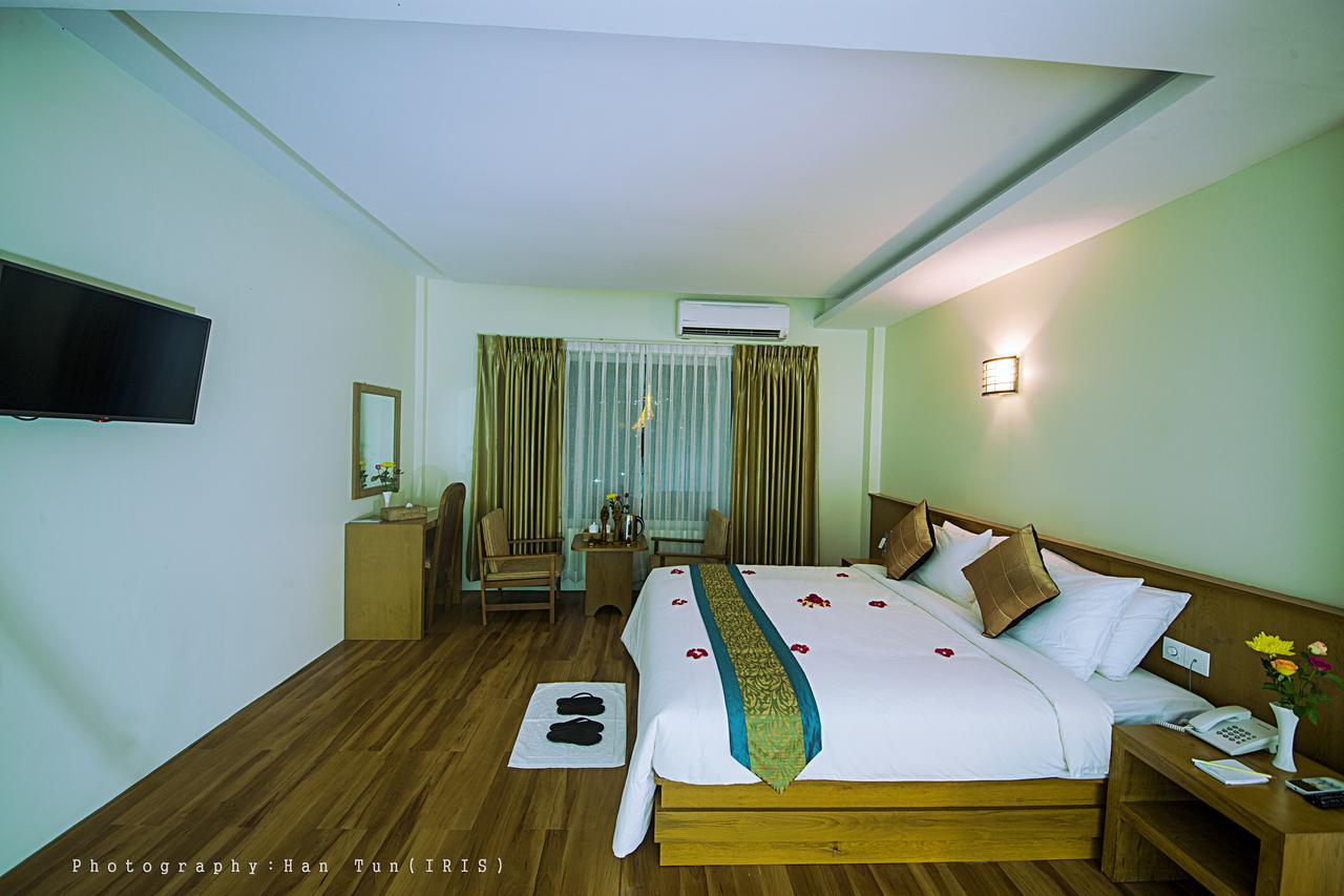 Ngwe Moe Hotel Mawlamyine Exteriör bild