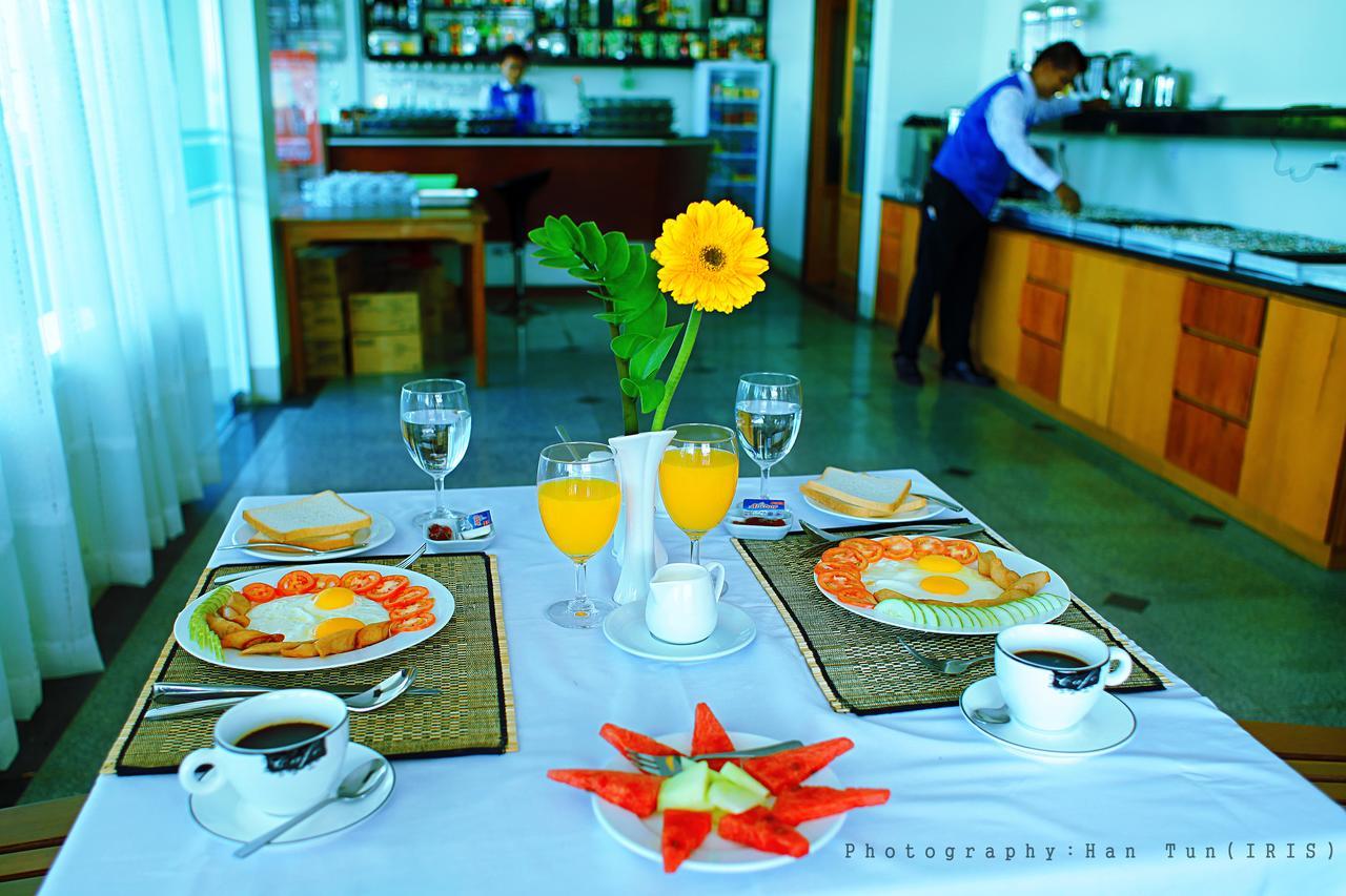 Ngwe Moe Hotel Mawlamyine Exteriör bild