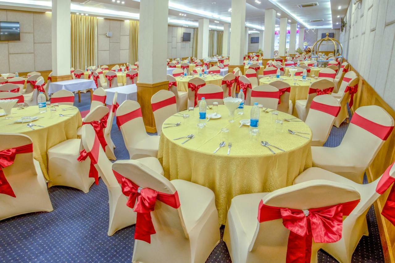 Ngwe Moe Hotel Mawlamyine Exteriör bild