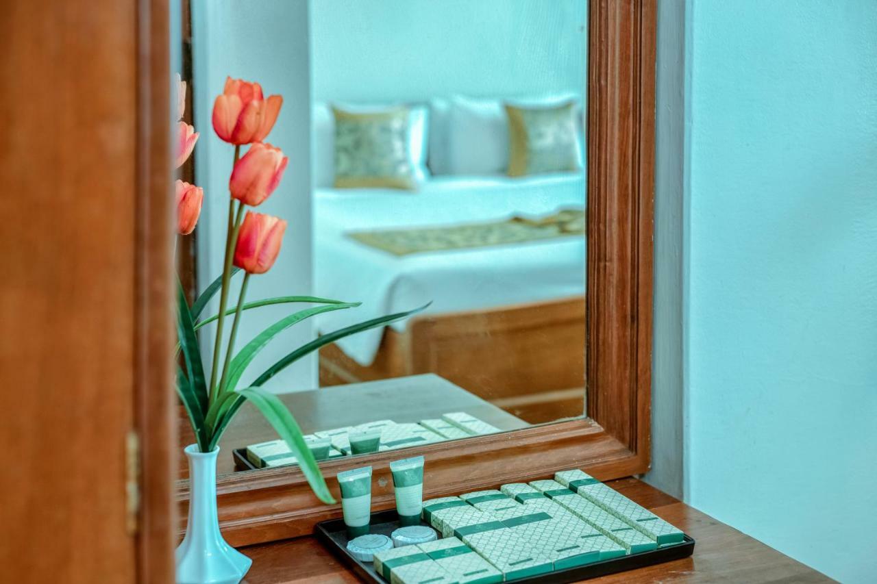 Ngwe Moe Hotel Mawlamyine Exteriör bild