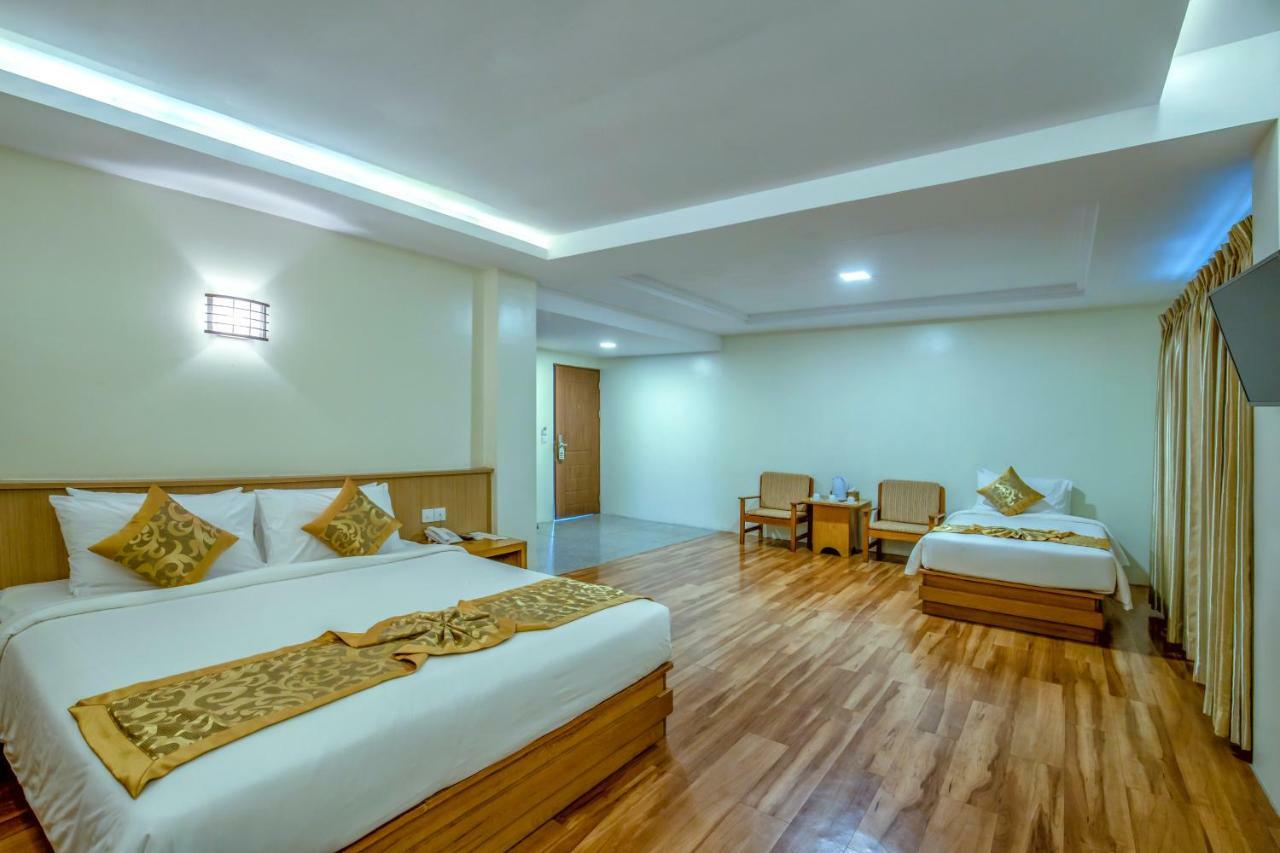 Ngwe Moe Hotel Mawlamyine Exteriör bild