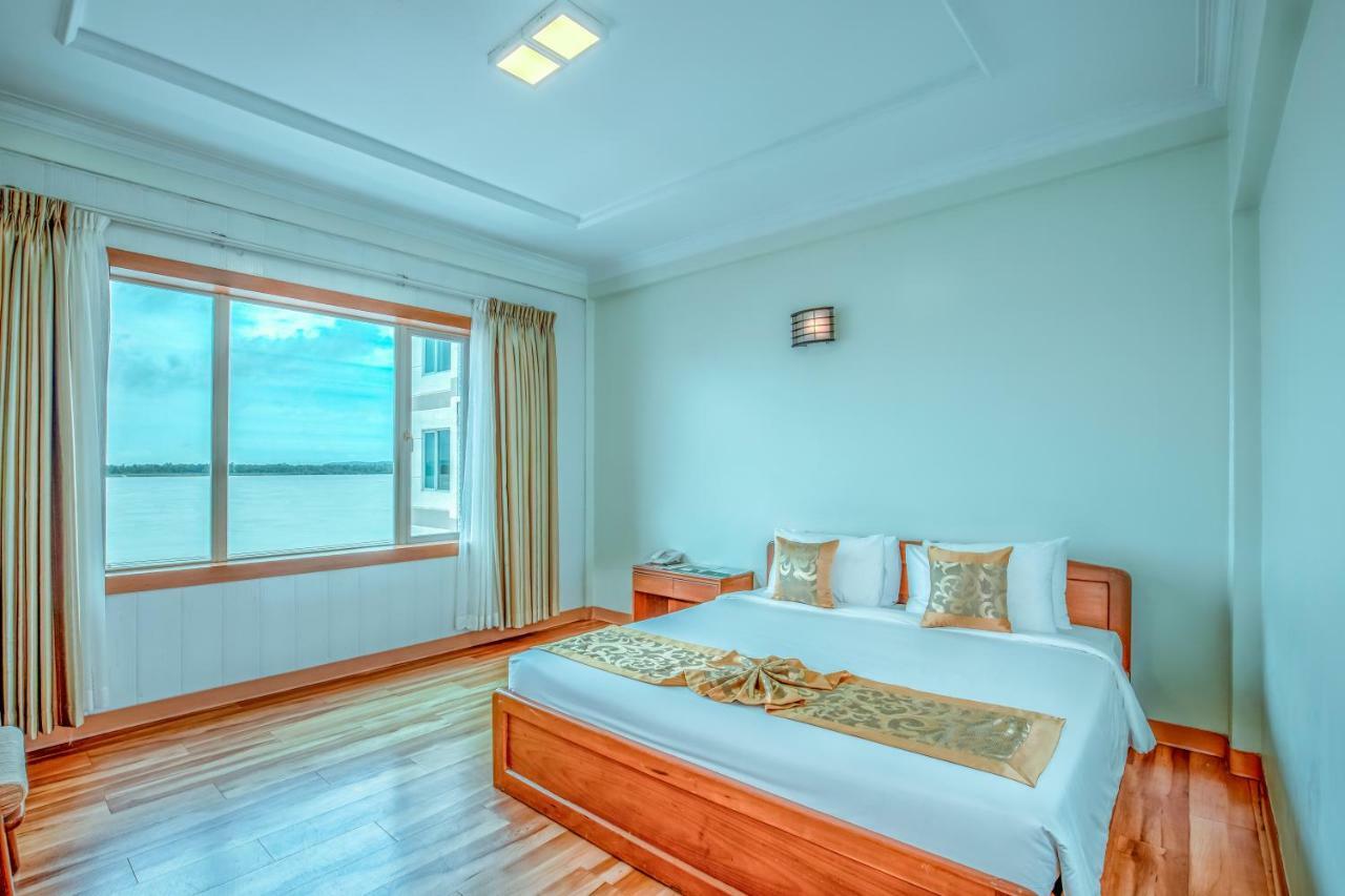 Ngwe Moe Hotel Mawlamyine Exteriör bild