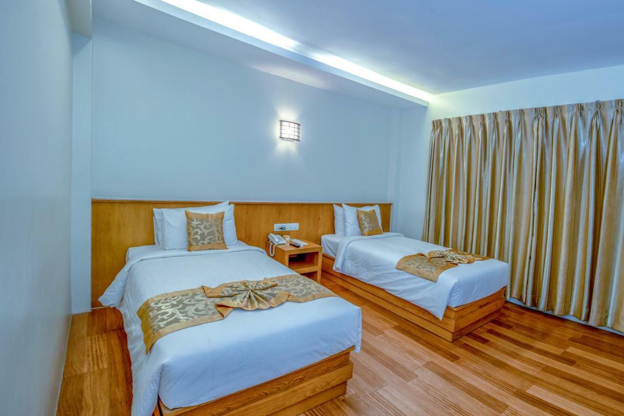 Ngwe Moe Hotel Mawlamyine Exteriör bild
