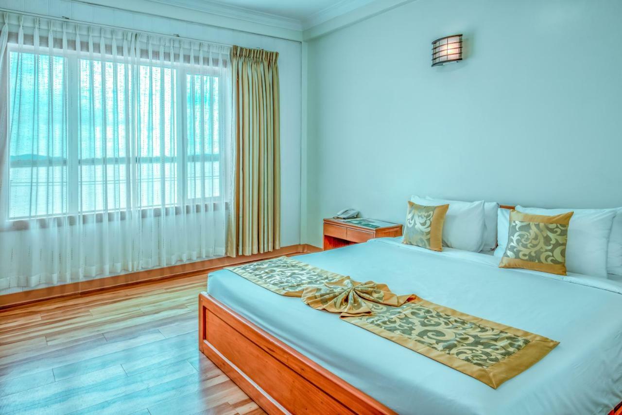 Ngwe Moe Hotel Mawlamyine Exteriör bild